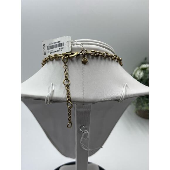 J. CREW Signed Crystal Rhinestone Gold Brass Tone Cluster Statement
Necklace New - Picture 10 of 12